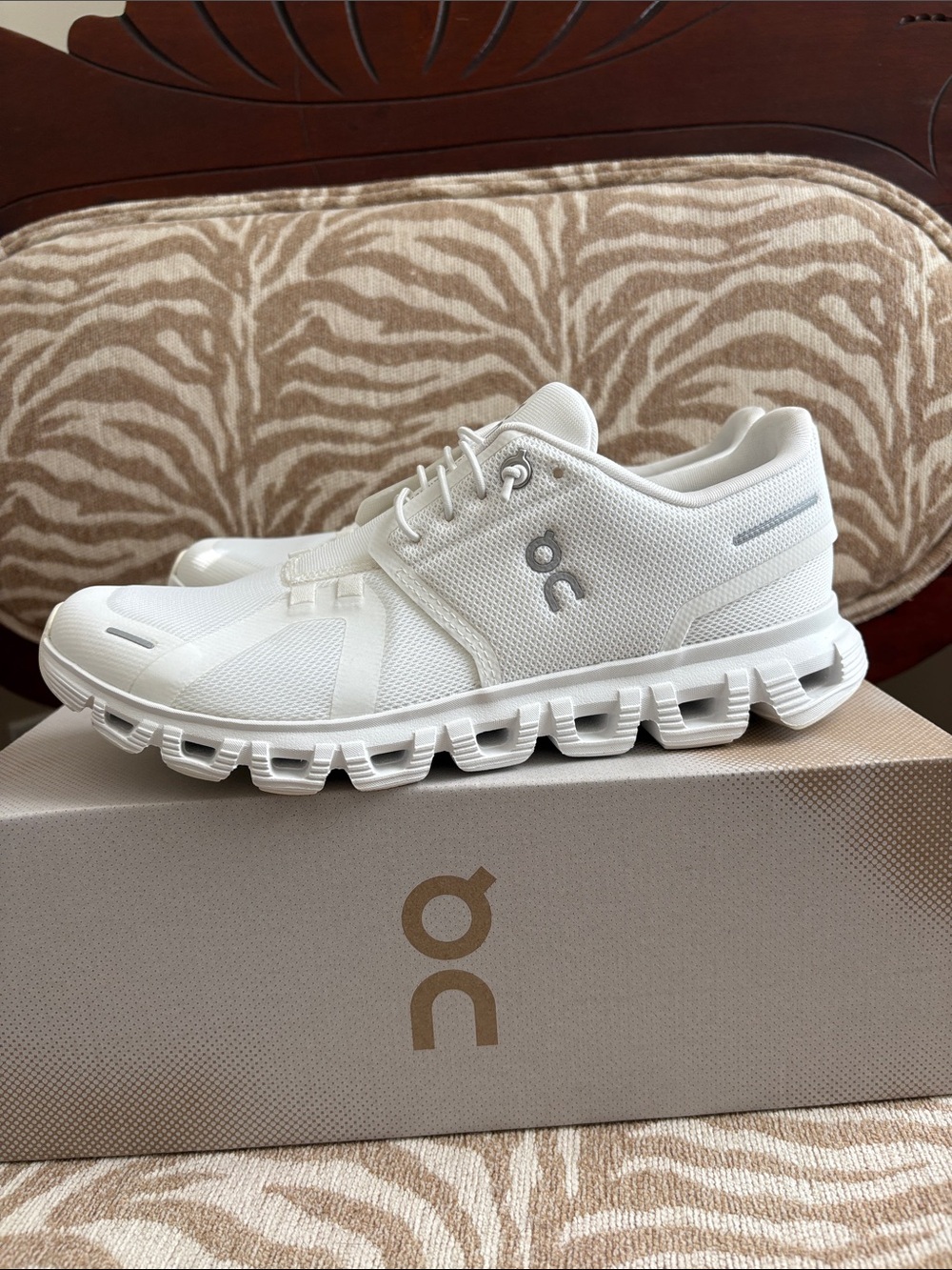 Women’s Cloud 6 White in Box! - Picture 3 of 13